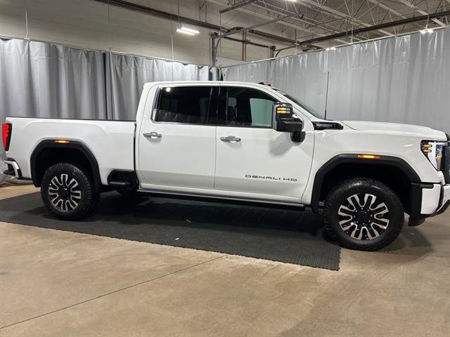 New 2025 GMC Sierra 2500 Denali Ultimate w/ Max Trailering Package image 2