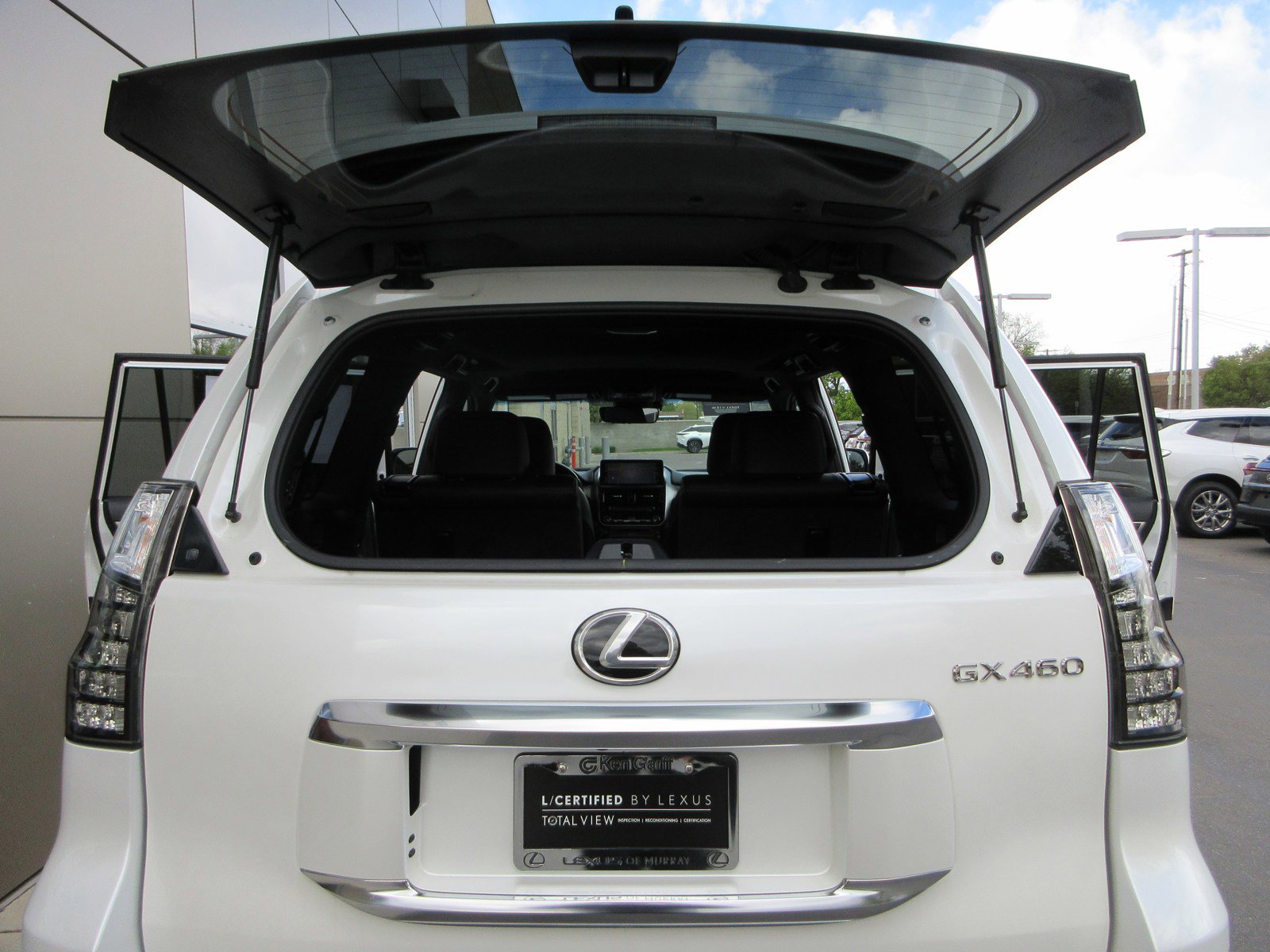 Used 2023 Lexus GX 460 Luxury w/ Sport Design Package AWD/4WD image 61