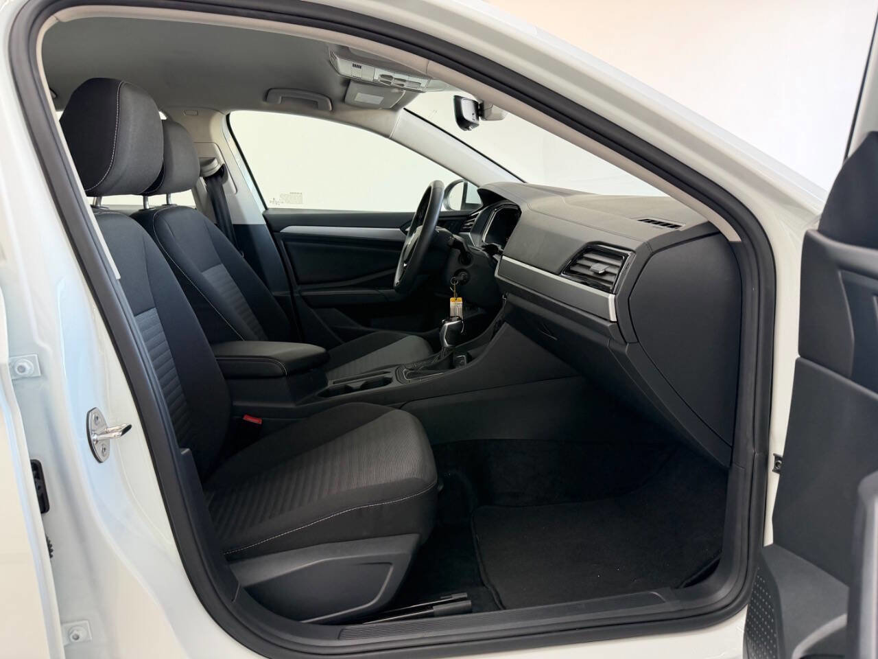 Used 2025 Volkswagen Jetta S image 17