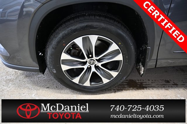Certified 2023 Toyota Highlander XLE image 33