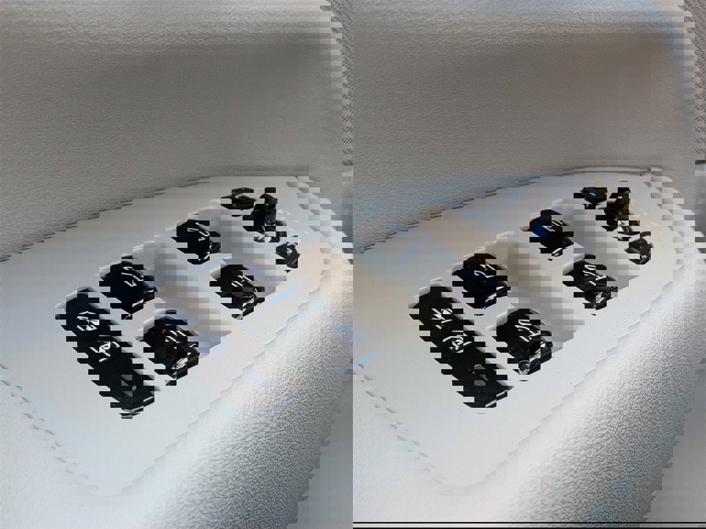 New 2026 Volvo XC90 B6 Ultra w/ Protection Package Premier image 31