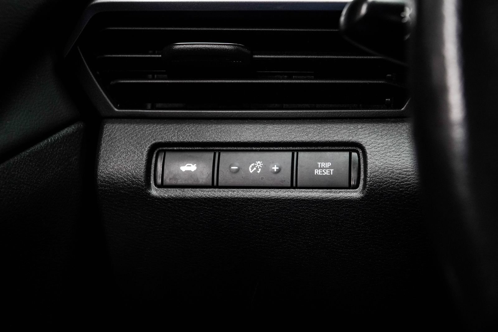 Used 2024 Nissan Altima 2.5 SR FWD image 30