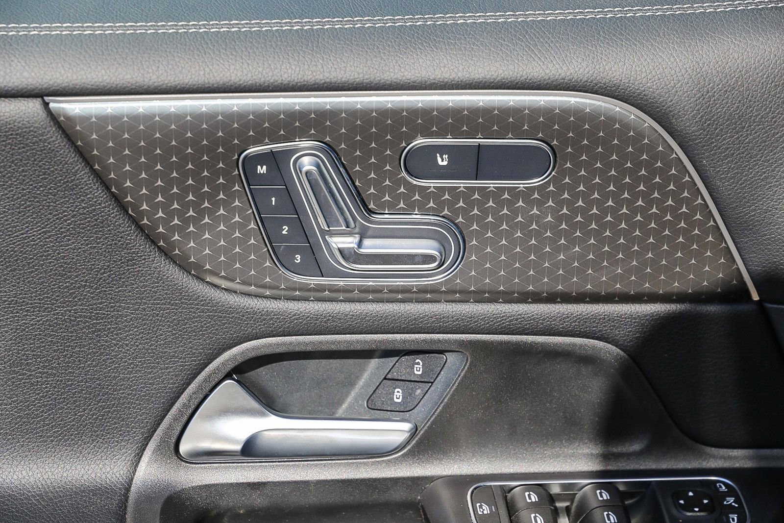 Used 2024 Mercedes-Benz GLB 250 4MATIC image 26