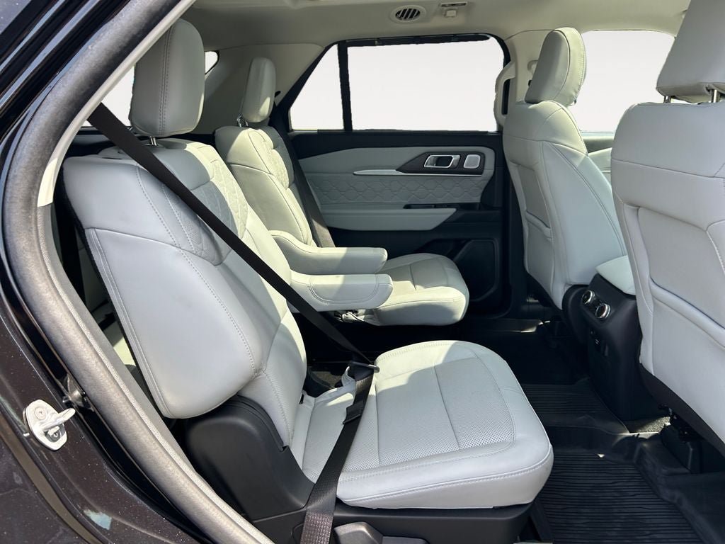 Used 2025 Ford Explorer Platinum w/ Ultimate Package AWD/4WD image 23