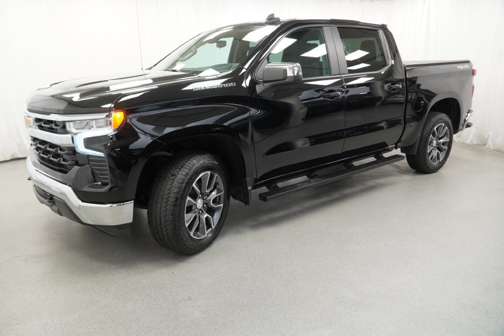 Certified 2024 Chevrolet Silverado 1500 LT AWD/4WD image 28