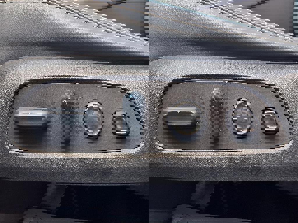 Used 2024 Buick Enclave Premium FWD image 30