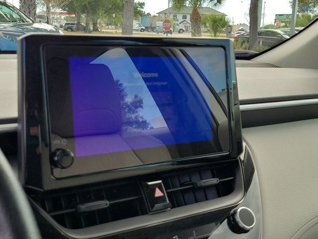 Used 2025 Toyota Corolla Cross L image 27