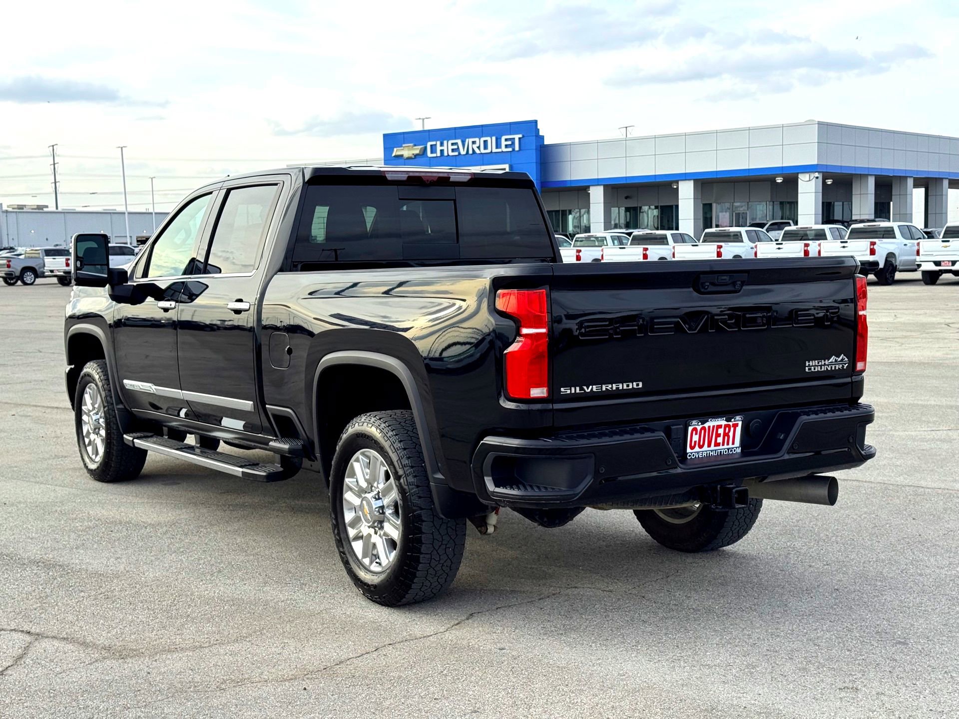Used 2025 Chevrolet Silverado 2500 High Country w/ High Country Premium Package image 9