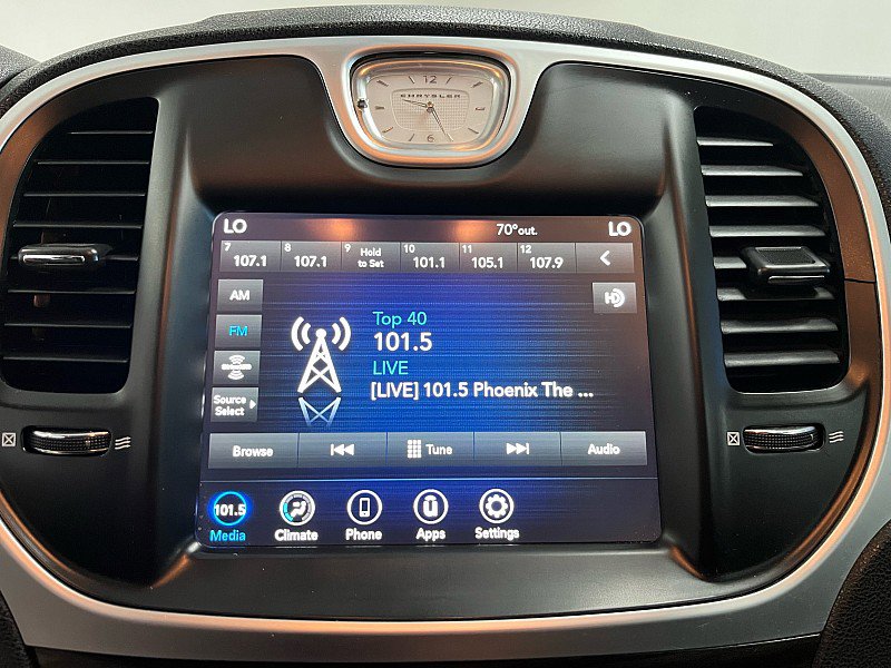 Used 2022 Chrysler 300 Touring w/ Sport Appearance Package image 22