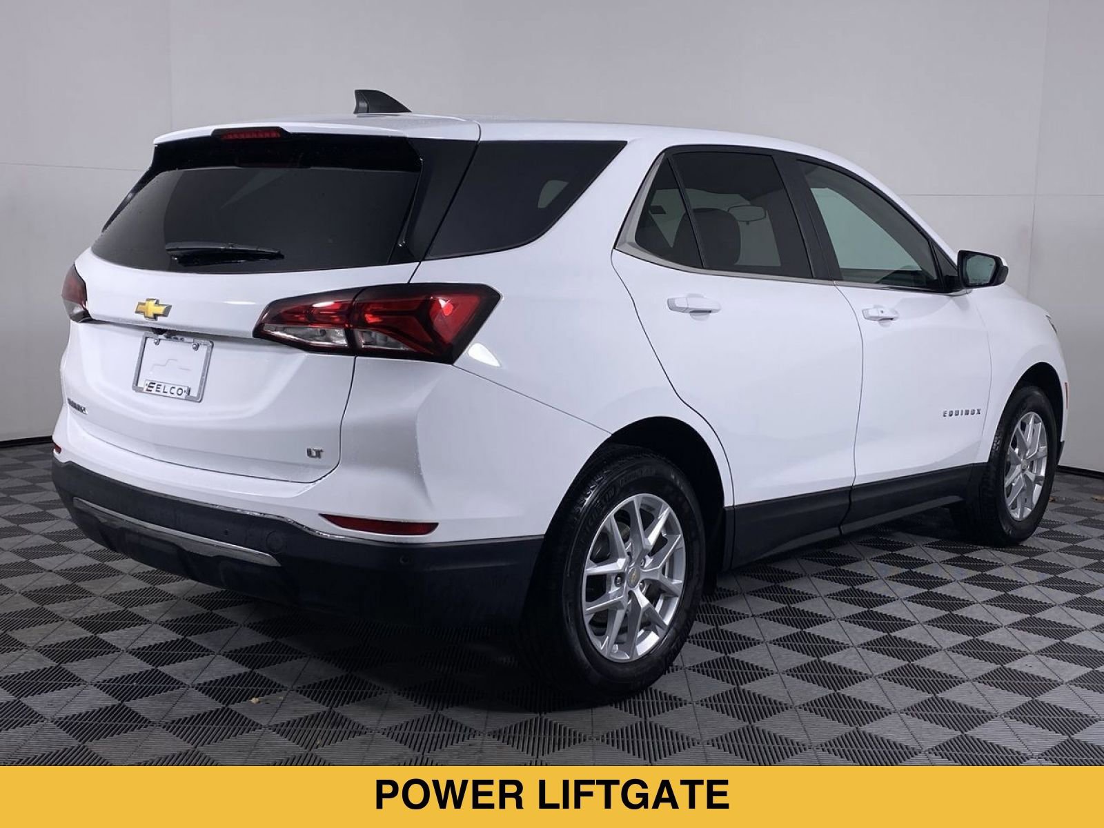 Certified 2024 Chevrolet Equinox LT FWD image 18