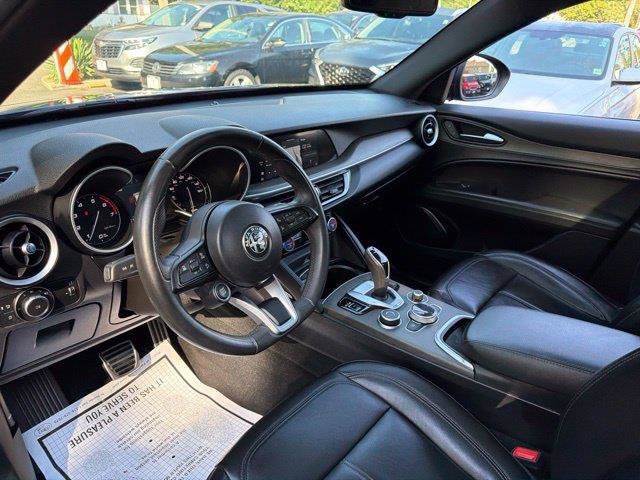Used 2023 Alfa Romeo Stelvio Ti AWD/4WD image 32