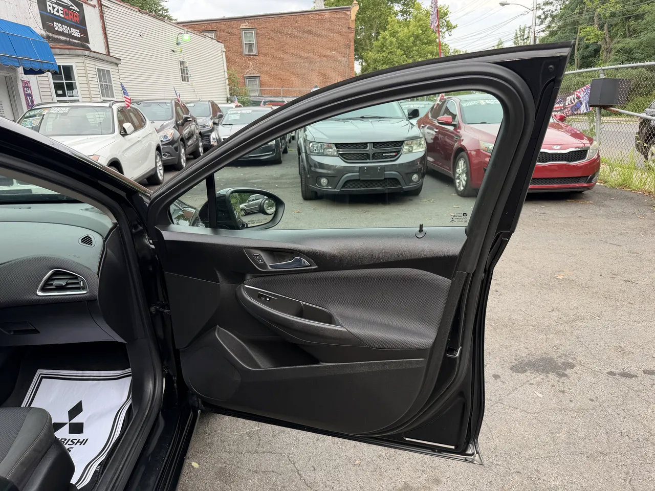 Used 2017 Chevrolet Cruze LS FWD image 38