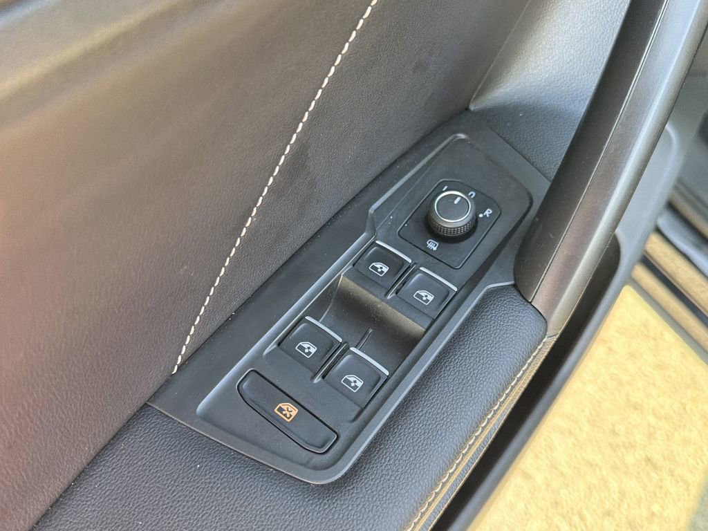 Used 2023 Volkswagen Tiguan SE image 22