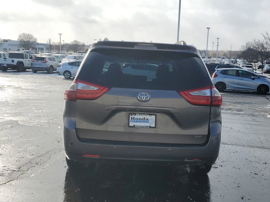 Used 2015 Toyota Sienna XLE image 6