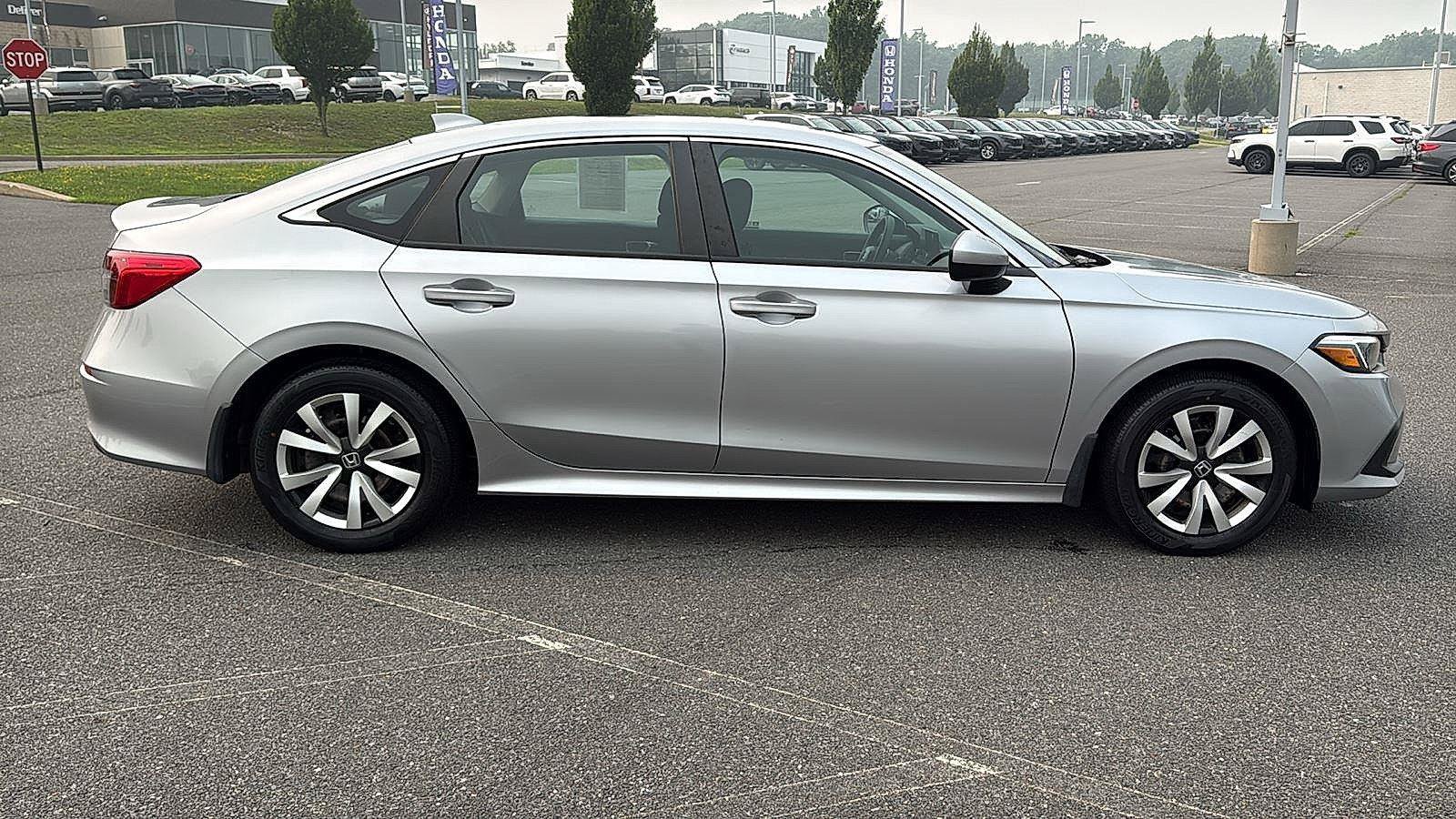 Used 2023 Honda Civic LX image 4