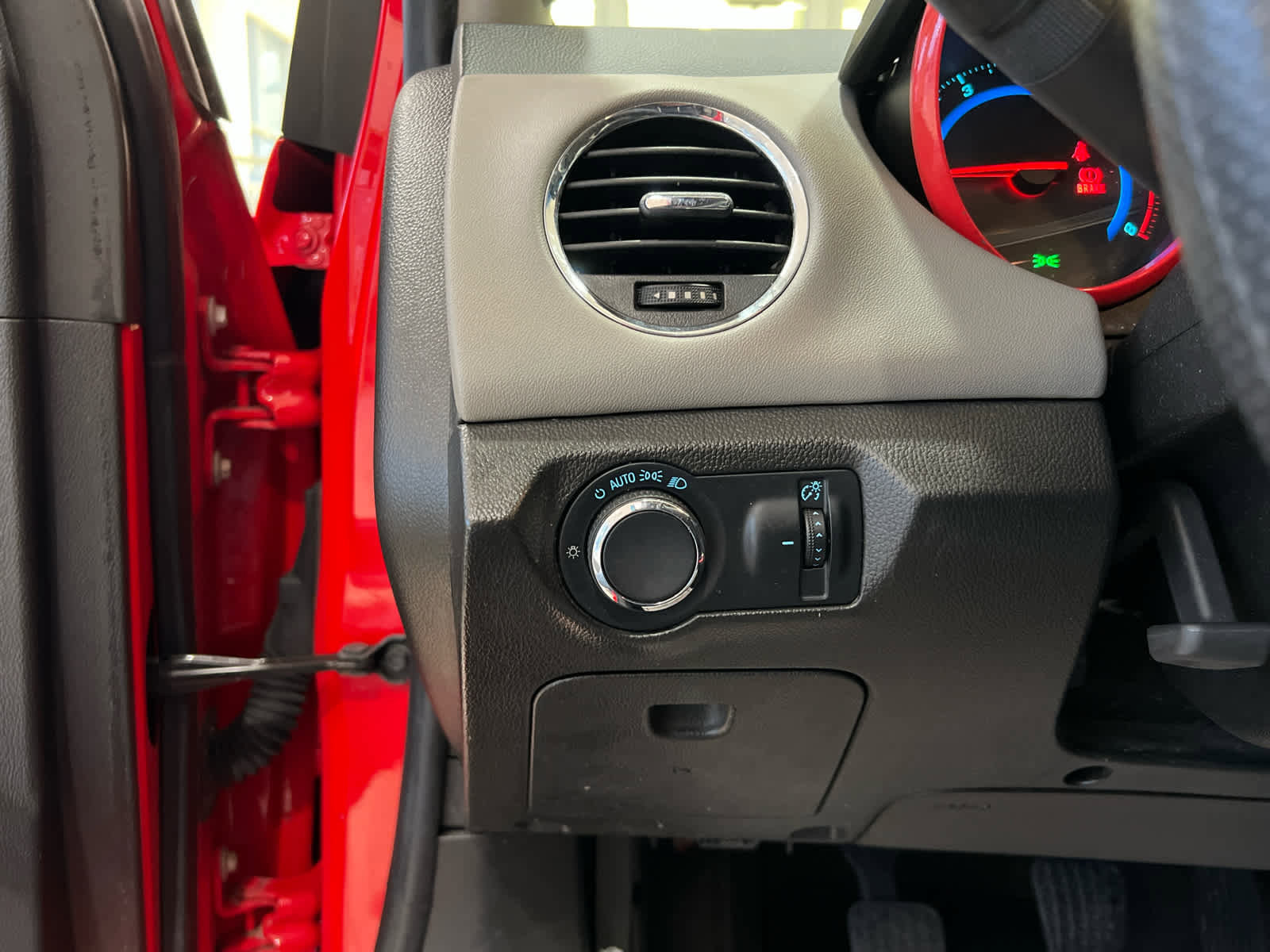 Used 2015 Chevrolet Cruze LS FWD image 21