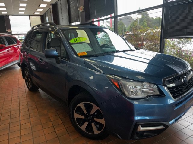 Used 2017 Subaru Forester 2.5i Premium w/ All-Weather Package AWD/4WD video 1