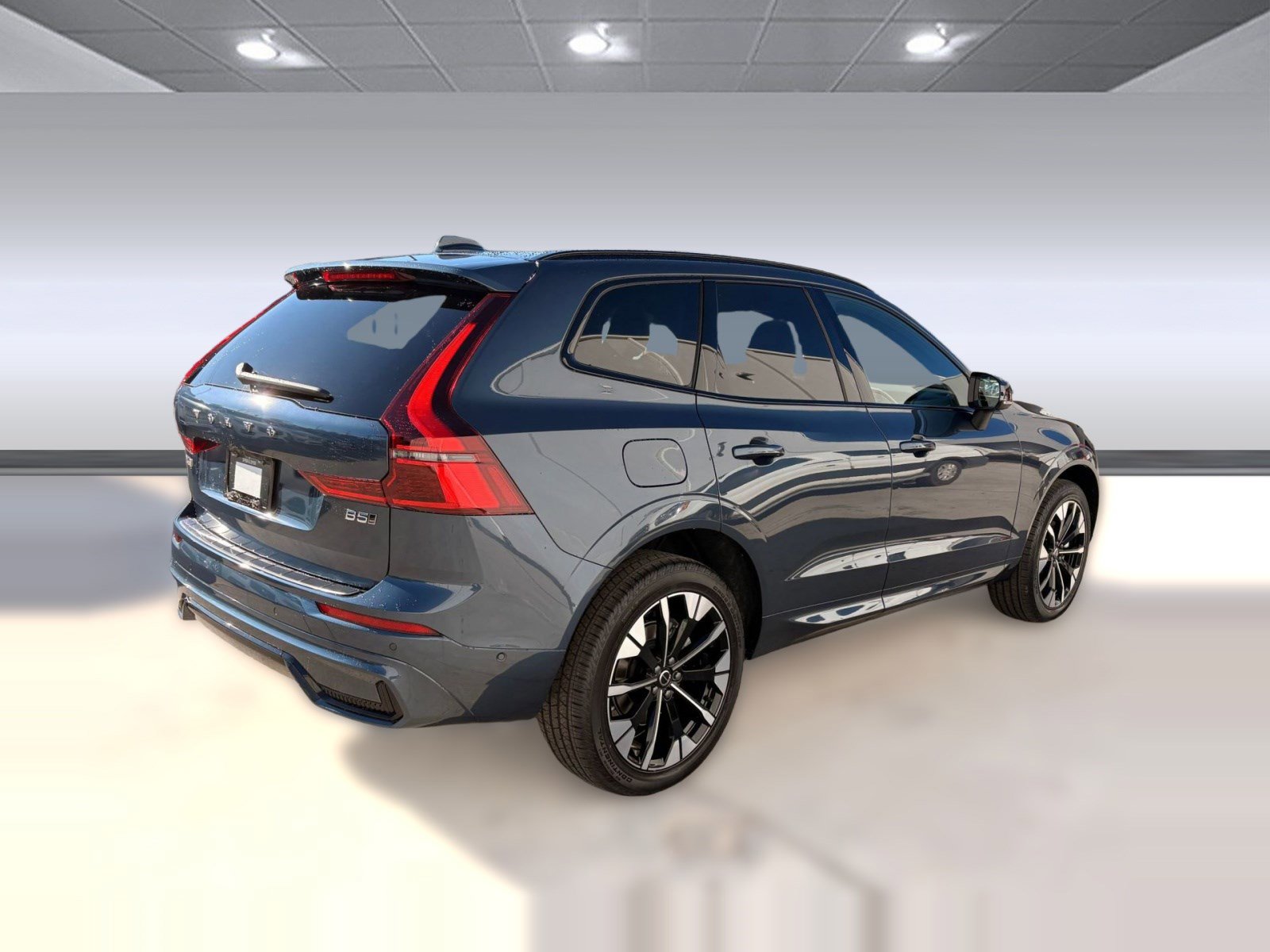 Used 2026 Volvo XC60 B5 Plus w/ Protection Package Premier AWD/4WD image 8