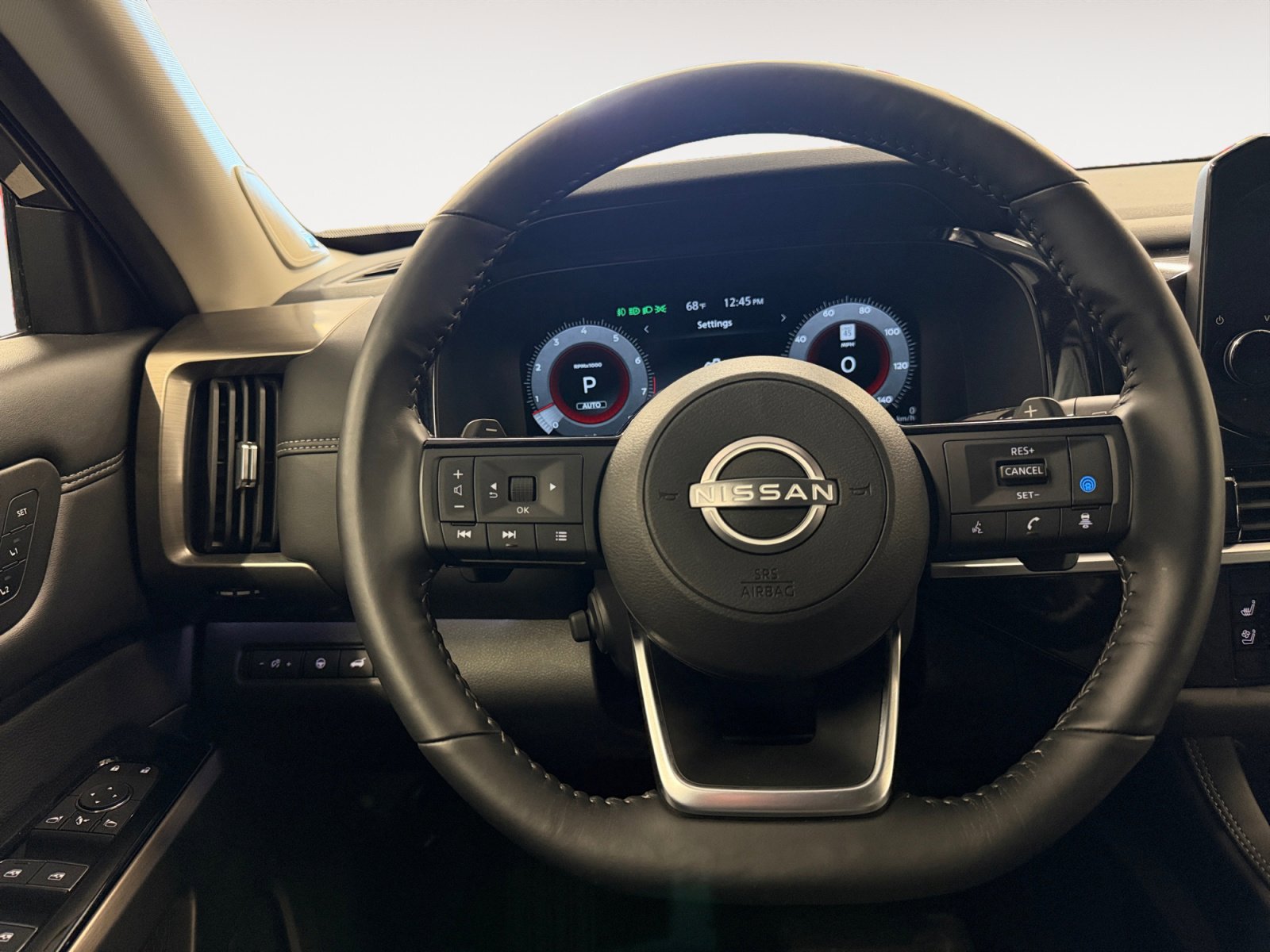 Used 2024 Nissan Pathfinder Platinum w/ Cargo Package image 18