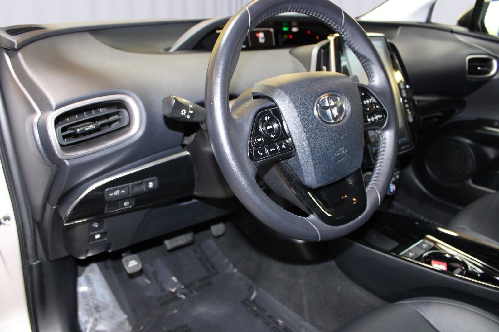 Used 2021 Toyota Prius Prime XLE FWD image 17