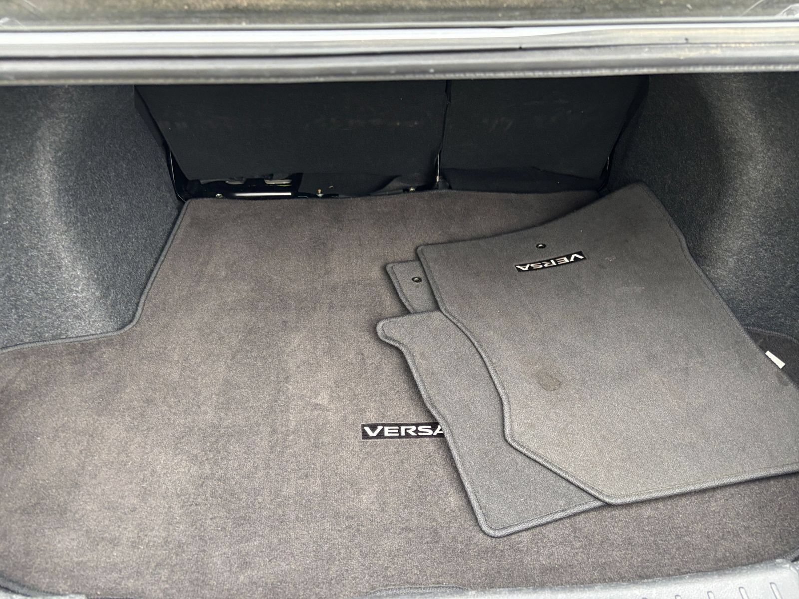 Used 2025 Nissan Versa SV FWD image 24
