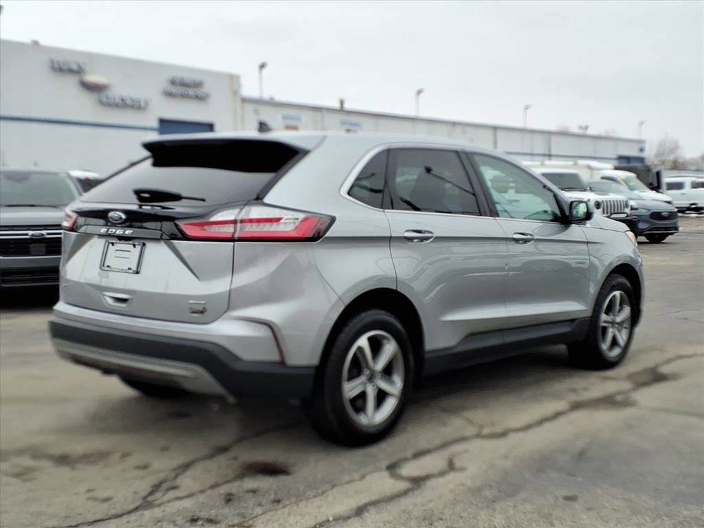 Used 2024 Ford Edge SEL w/ Convenience Package image 3