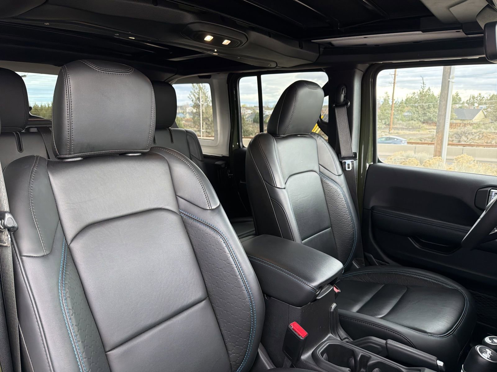 Used 2024 Jeep Wrangler High Altitude AWD/4WD image 25