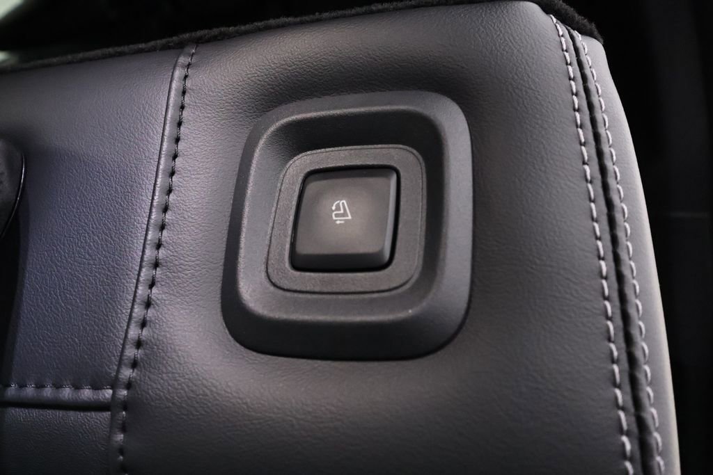 New 2026 Ford Expedition Platinum image 16