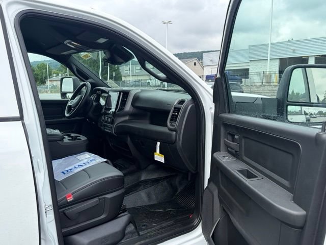 New 2026 RAM 5500 Tradesman w/ Chrome Appearance Group AWD/4WD image 27