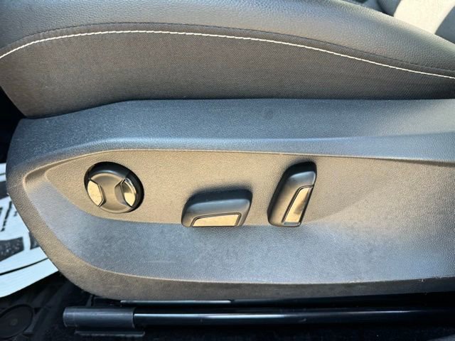 Certified 2023 Volkswagen Taos SE w/ Panoramic Sunroof Package image 12