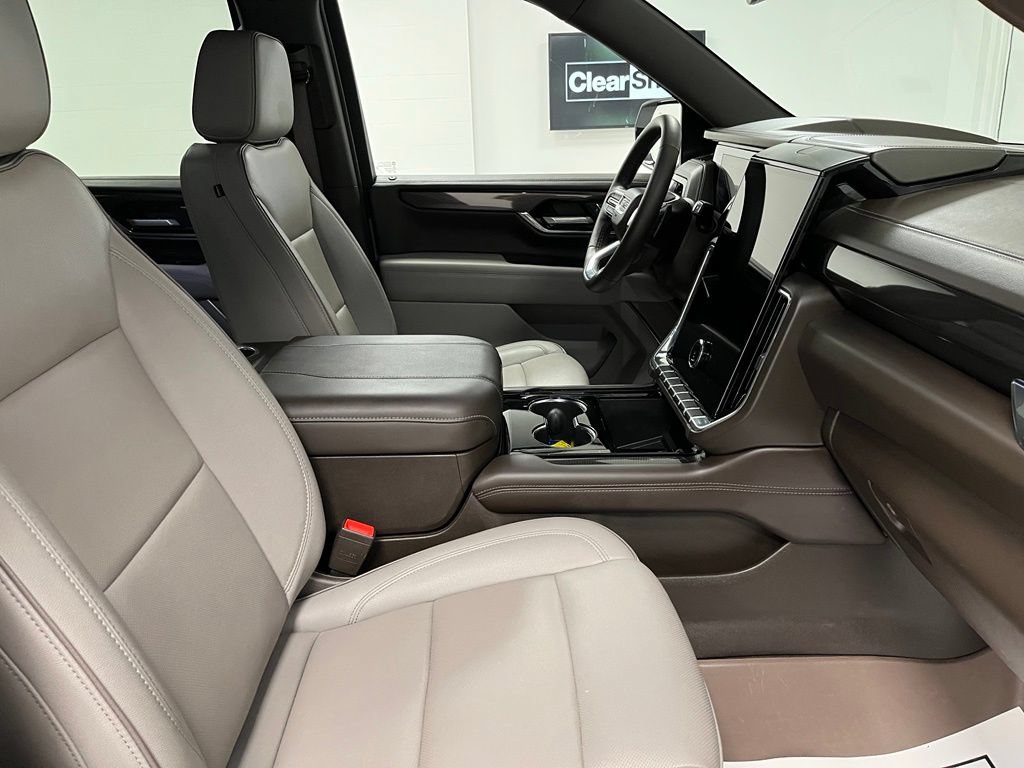 Used 2025 GMC Yukon Elevation AWD/4WD image 57