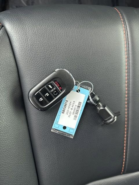 Certified 2025 Honda Pilot TrailSport image 36