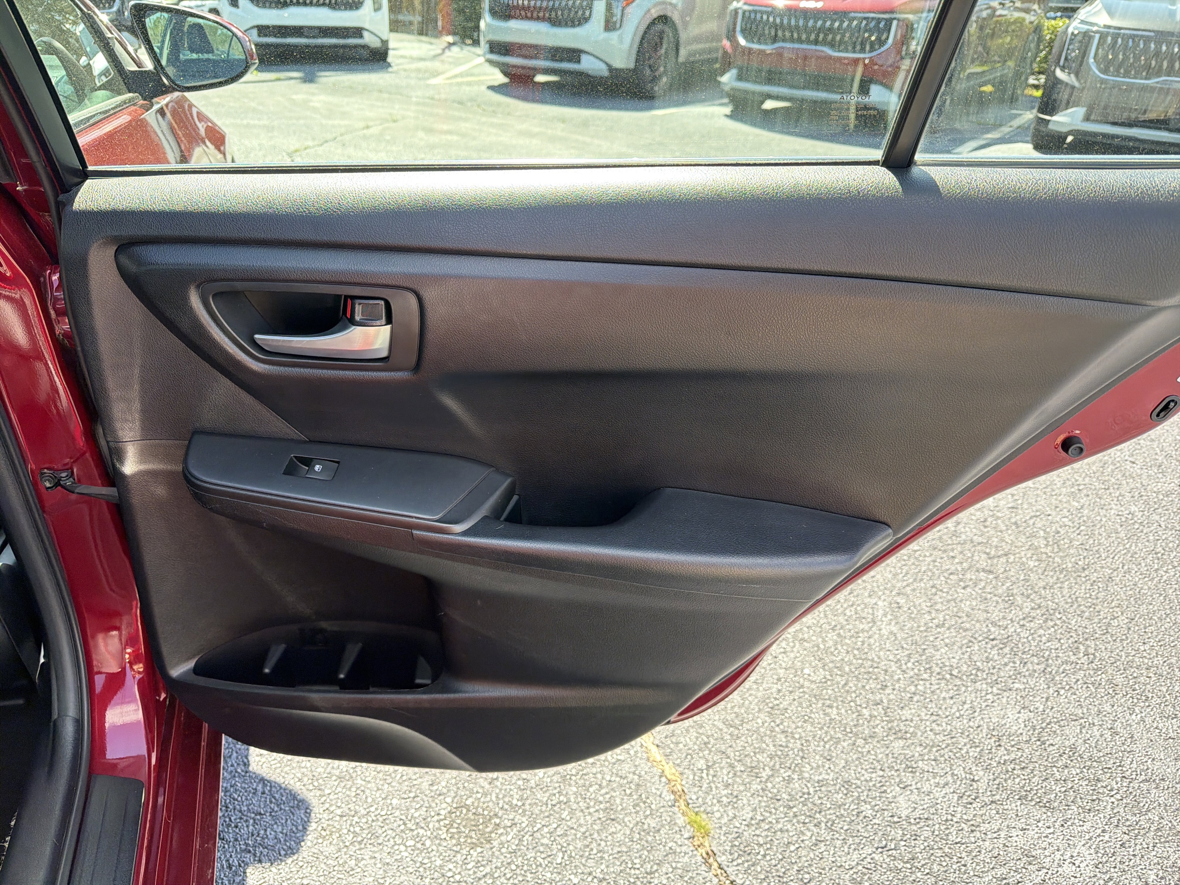 Used 2017 Toyota Camry SE image 30