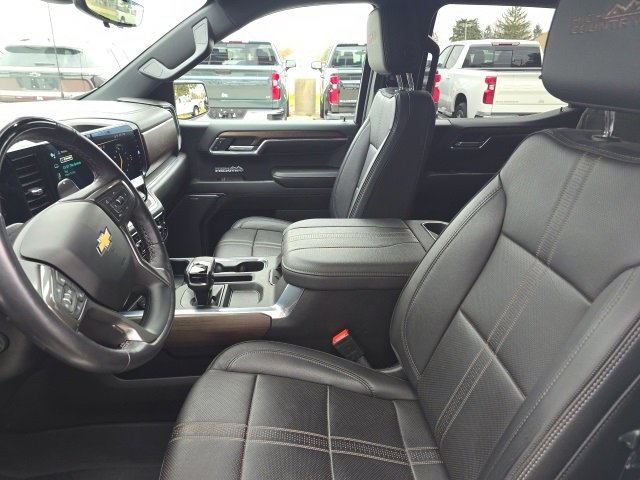 Used 2024 Chevrolet Silverado 1500 High Country image 17