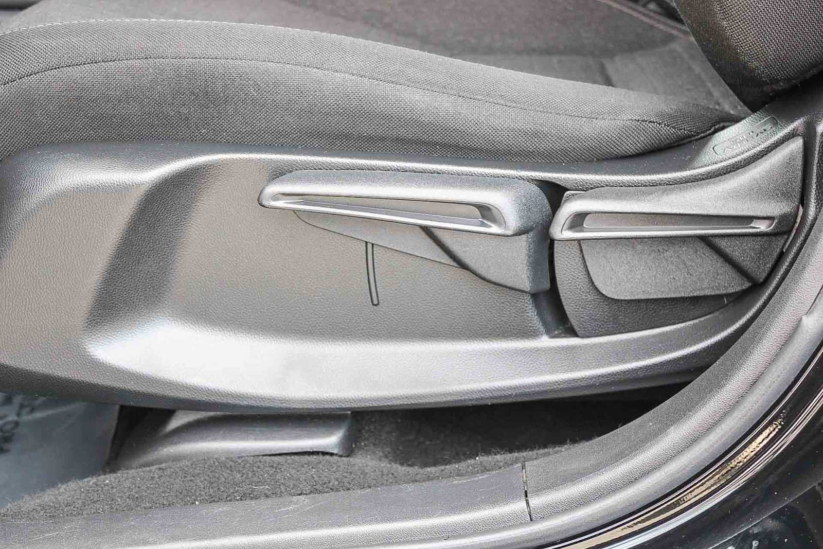 Certified 2023 Honda HR-V LX image 20