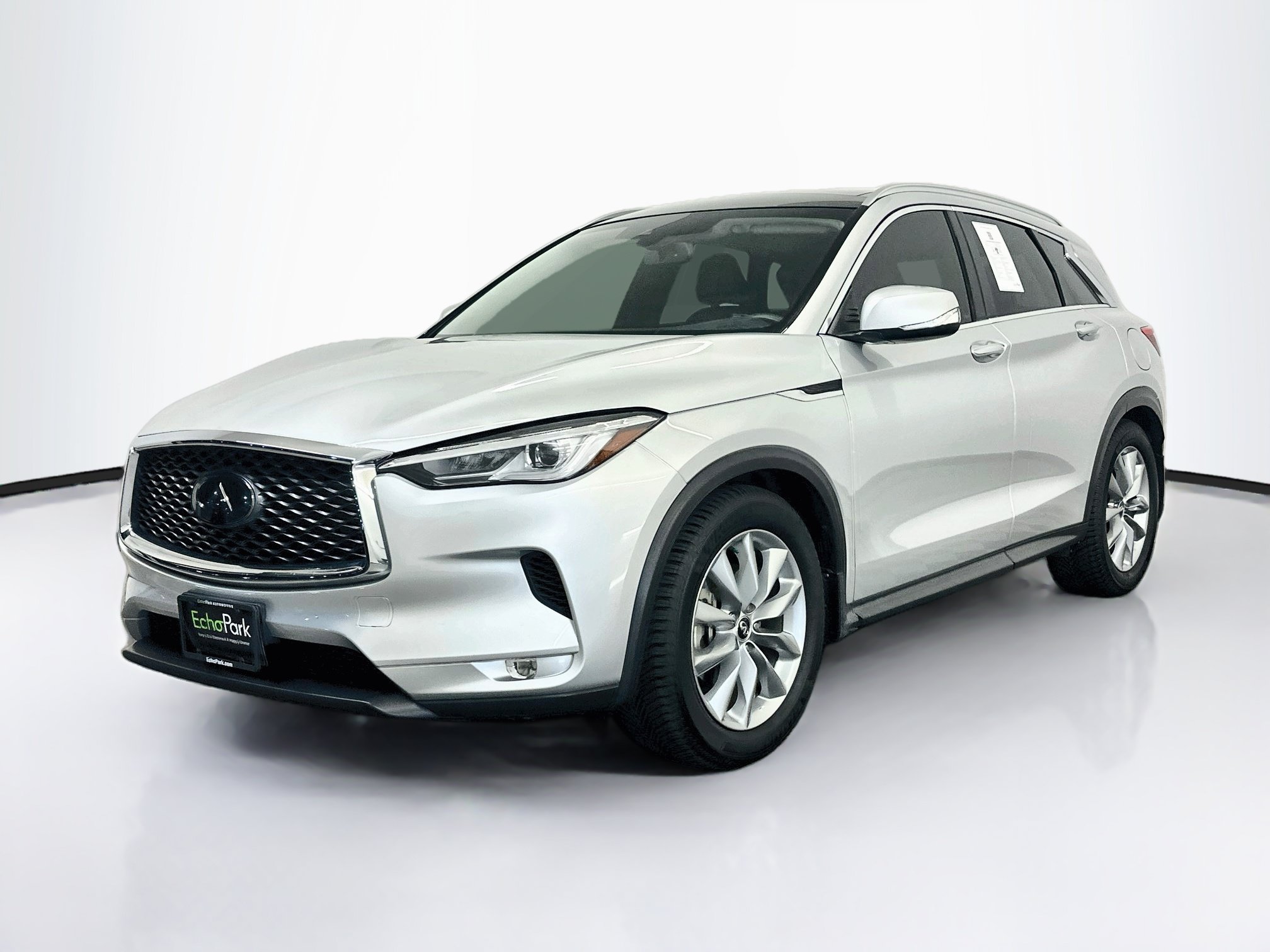 Used 2019 INFINITI QX50 Luxe w/ Navigation Package AWD/4WD image 3