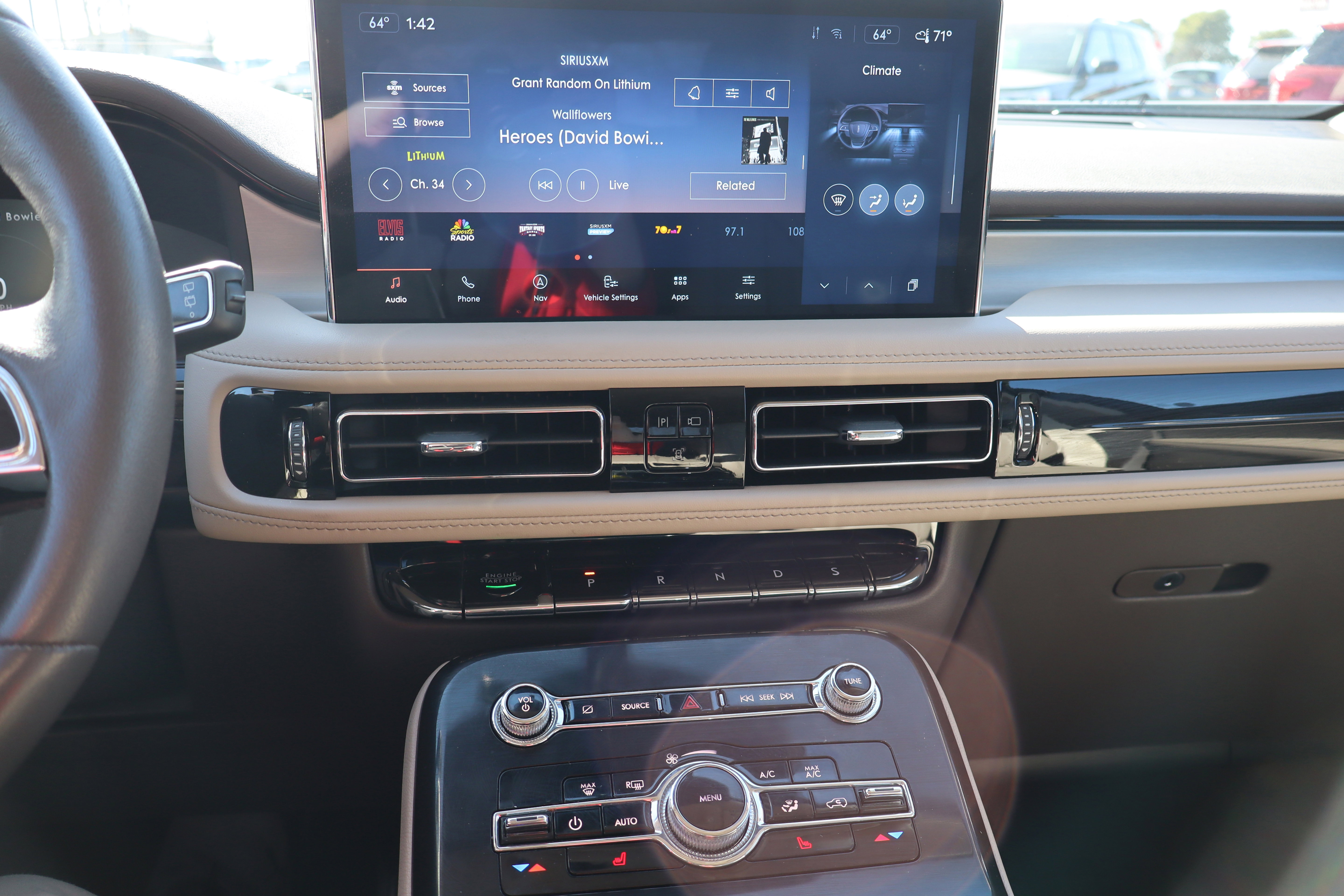 Used 2023 Lincoln Nautilus AWD w/ Premium Package image 19