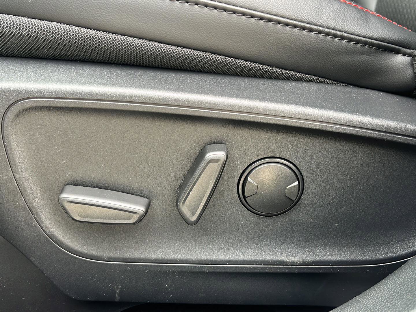 New 2026 Ford Escape ST-Line Select w/ Tech Pack #1 AWD/4WD image 13