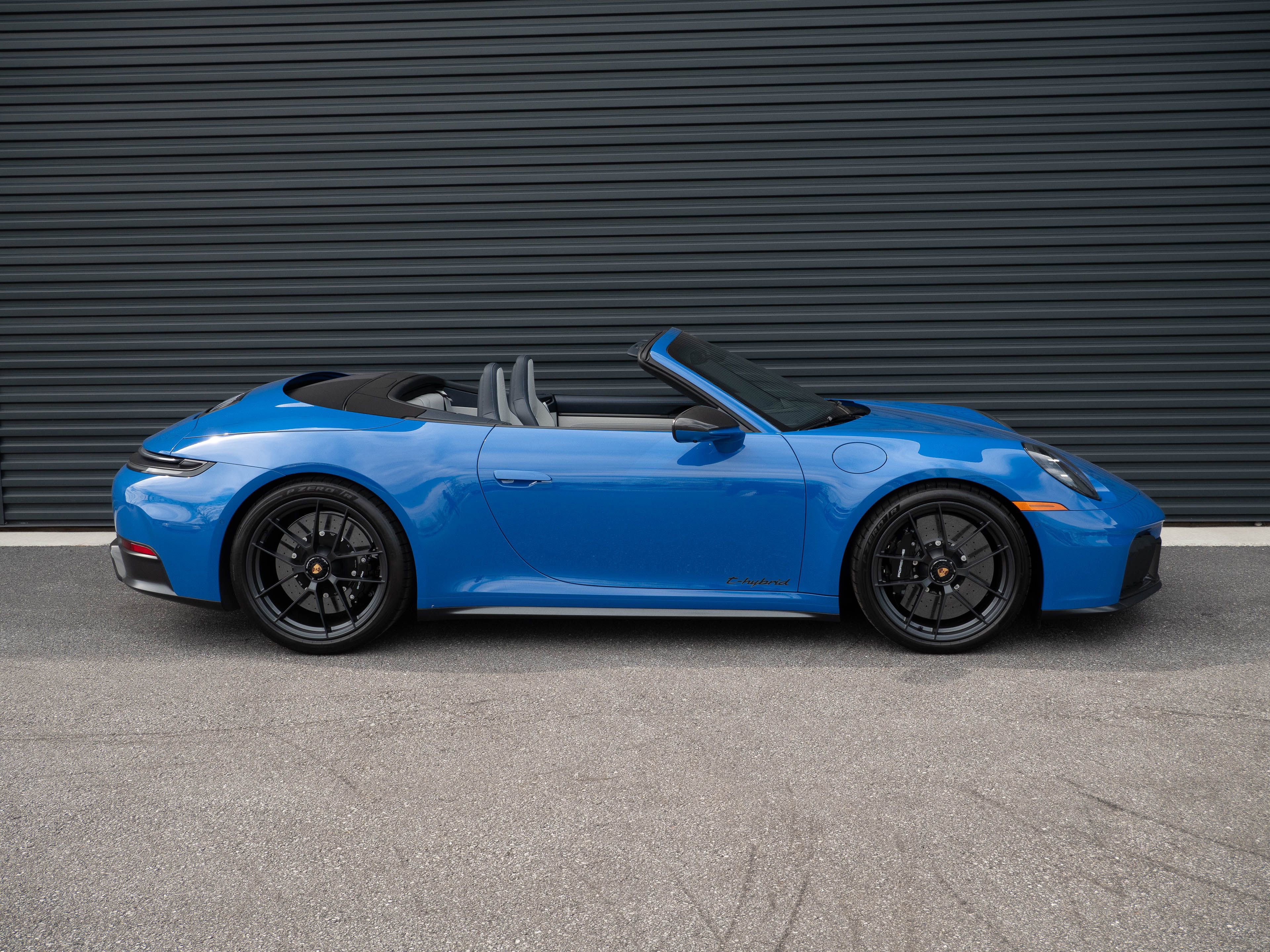 Certified 2026 Porsche 911 Carrera 4 GTS AWD/4WD image 25