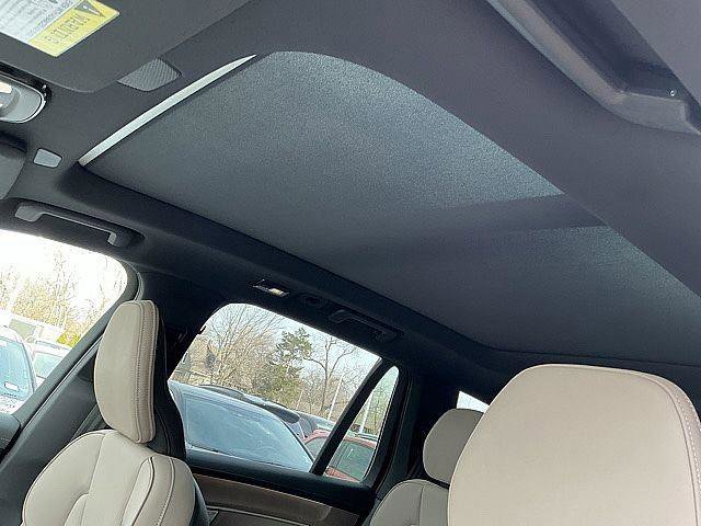 New 2026 Volvo XC90 B6 Plus w/ Protection Package AWD/4WD image 17