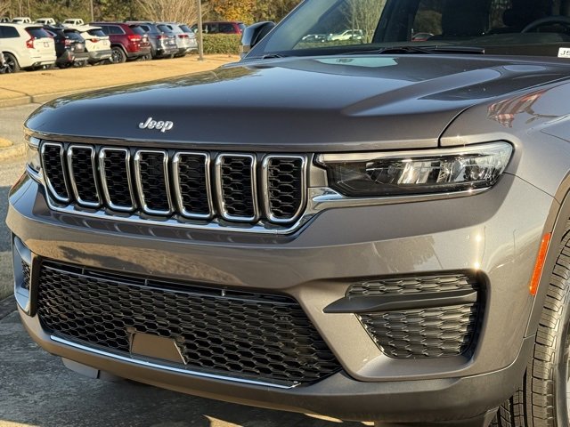 New 2025 Jeep Grand Cherokee Laredo X image 10