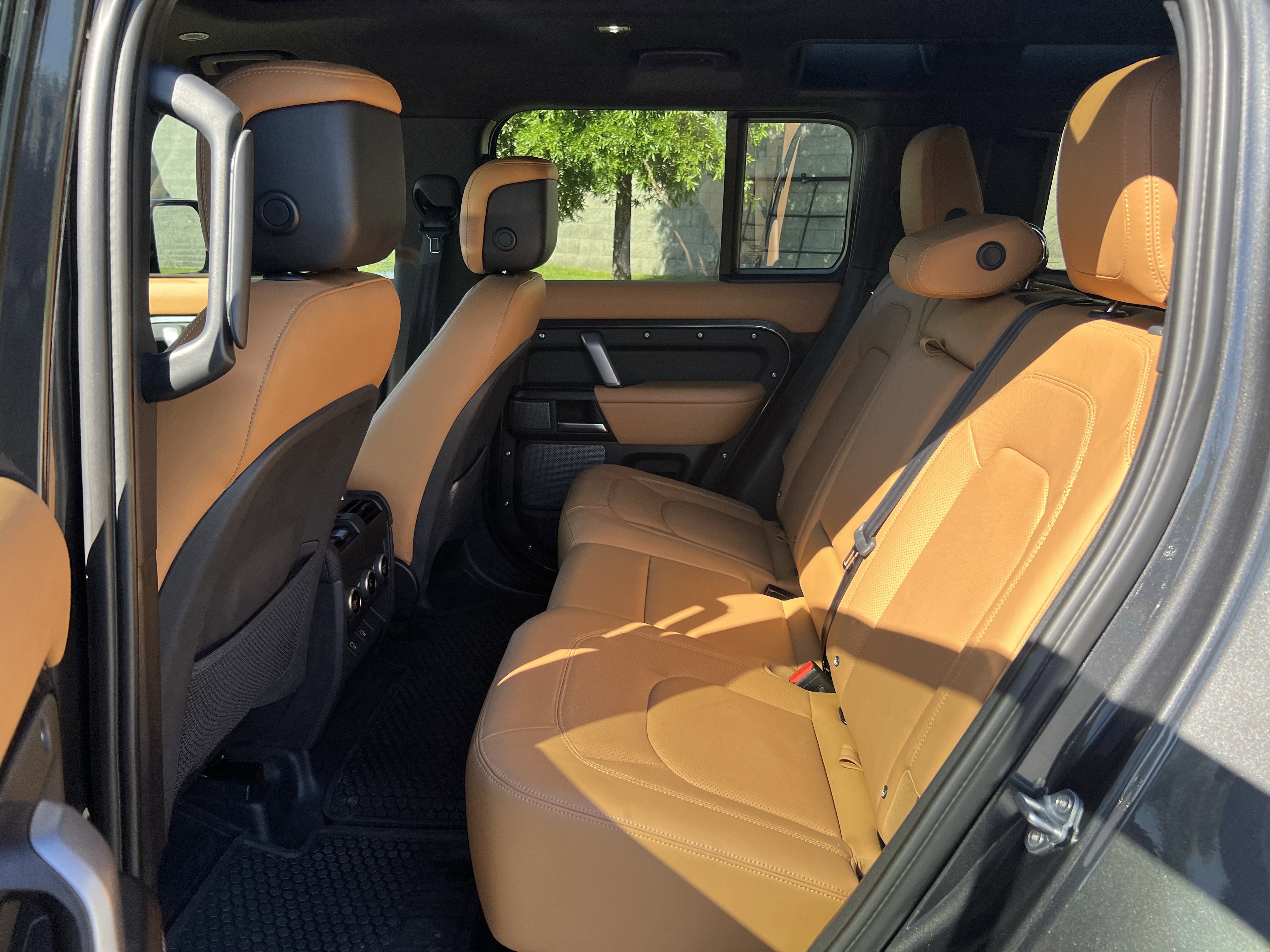 Certified 2024 Land Rover Defender 110 Carpathian Edition AWD/4WD image 32