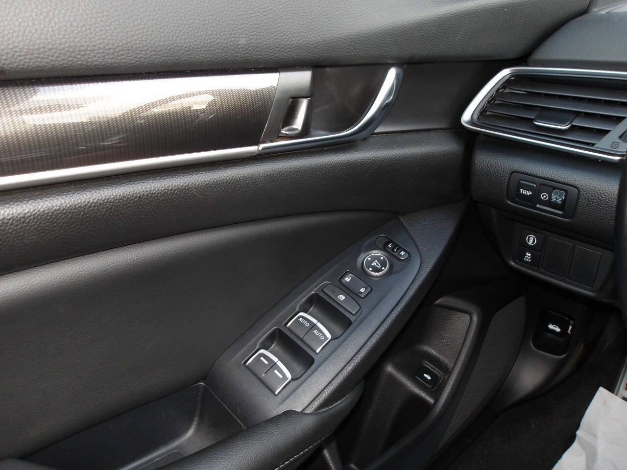 Used 2009 Pontiac G6 GT w/ Sport Package 1 FWD image 20