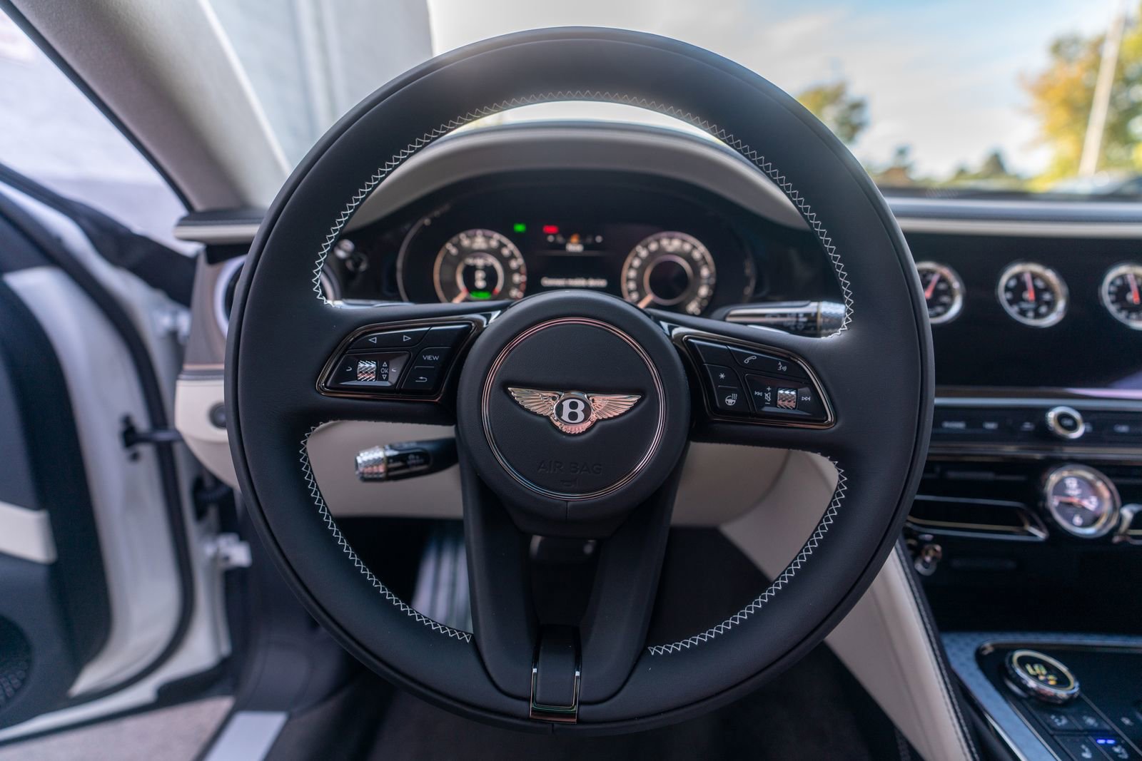 New 2026 Bentley Flying Spur Plug-In Hybrid image 28