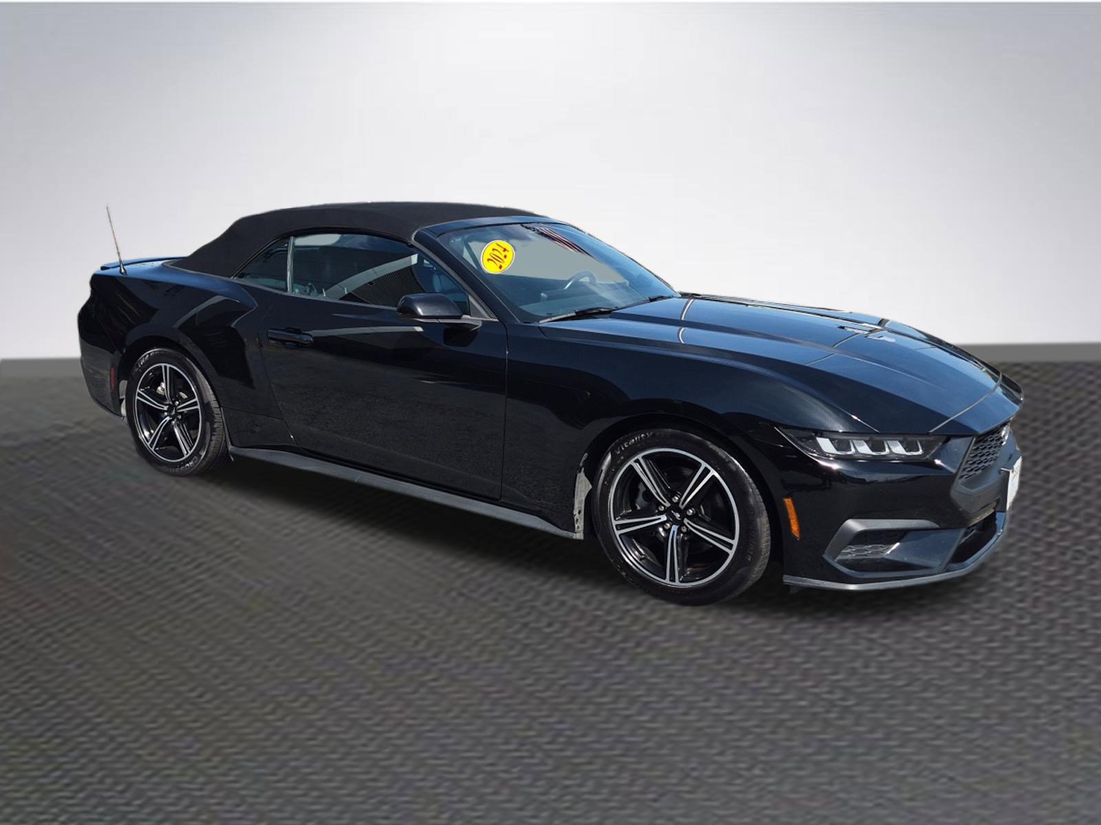 Used 2024 Ford Mustang Premium image 3