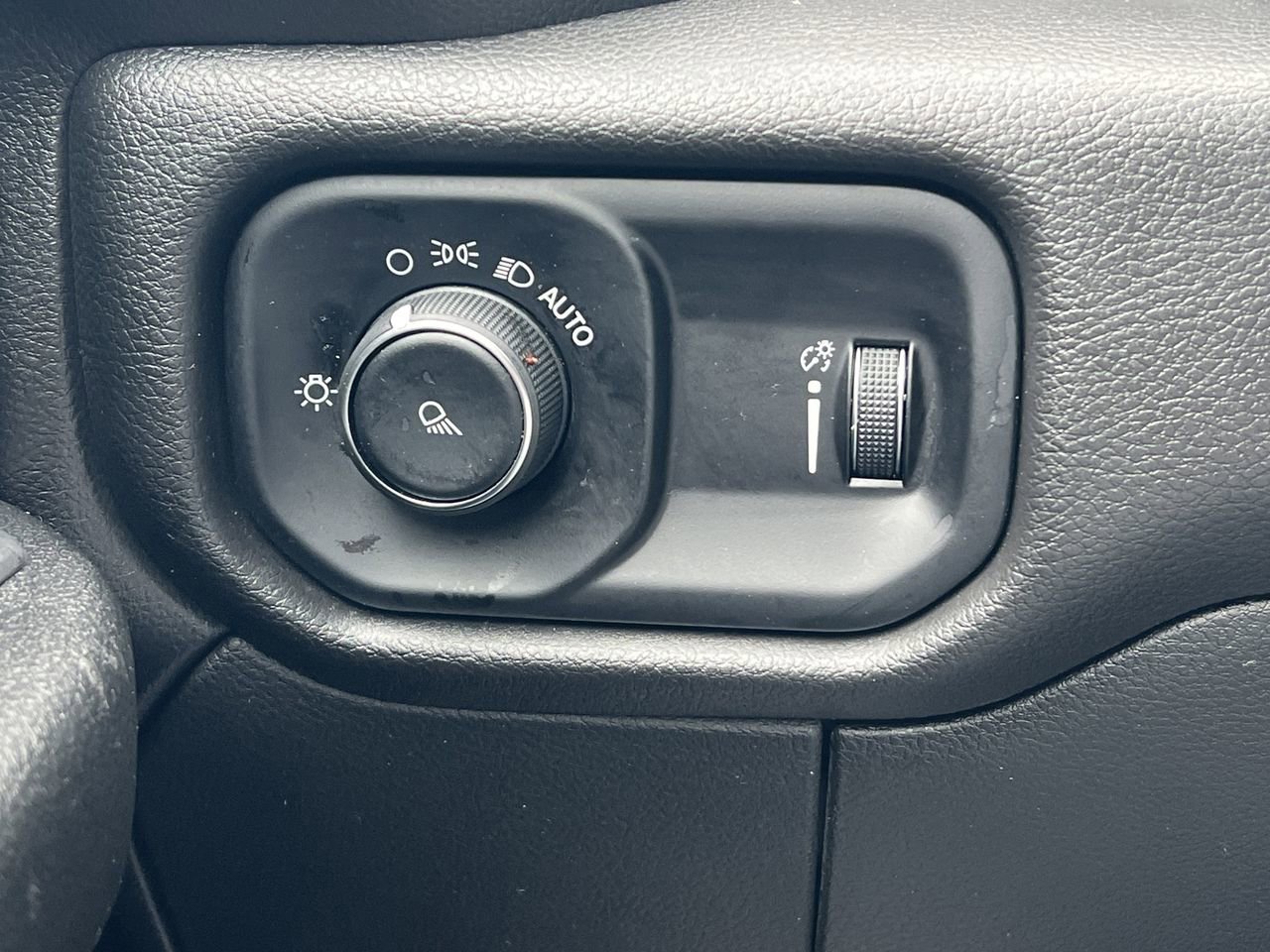 Used 2024 RAM 2500 Tradesman w/ Chrome Appearance Group image 19