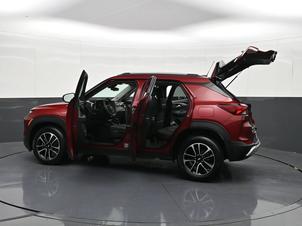 Used 2025 Chevrolet TrailBlazer LT FWD image 40