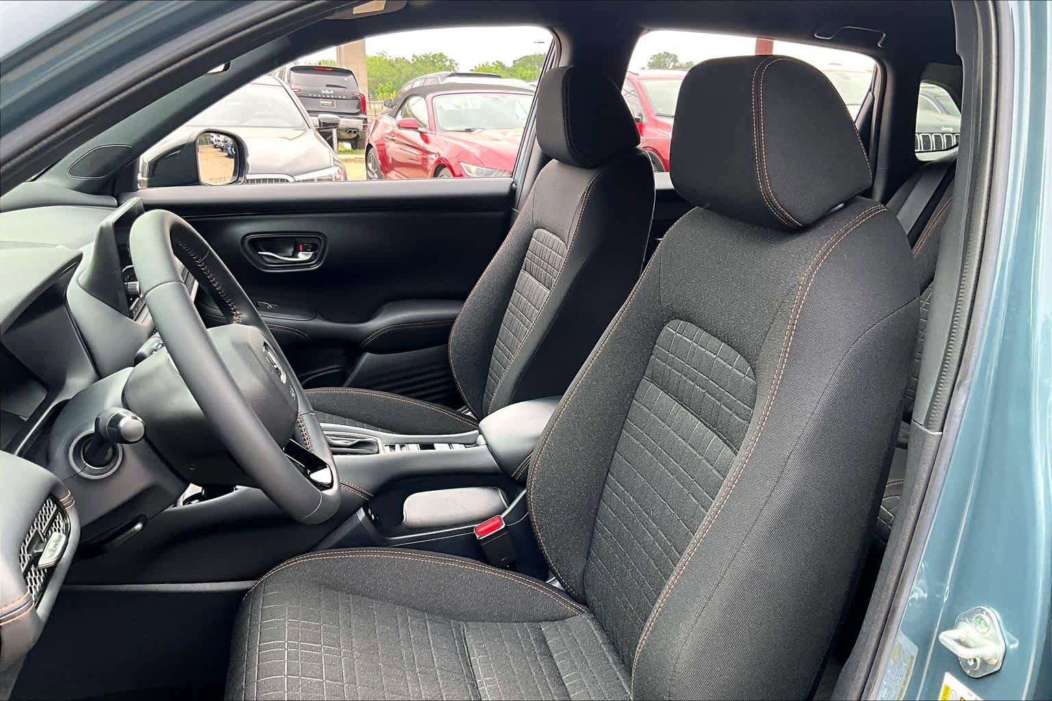 Used 2025 Honda HR-V Sport image 8