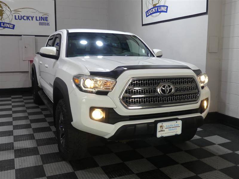 Used 2017 Toyota Tacoma TRD Off-Road w/ Tow Package image 5