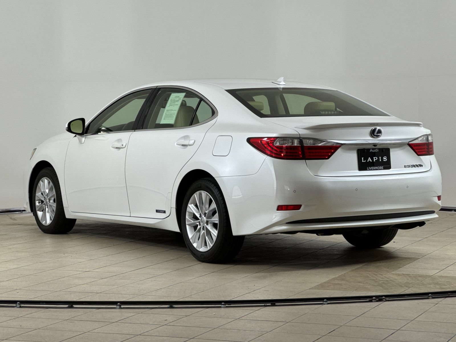 Used 2013 Lexus ES 300h w/ Premium Pkg FWD image 4